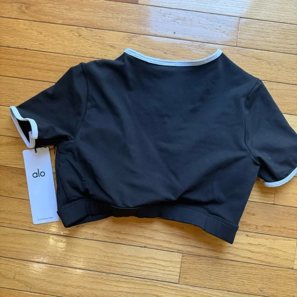 ALO Airbrush Race Short Sleeve Black and White Crop Top - Picture 6 of 9